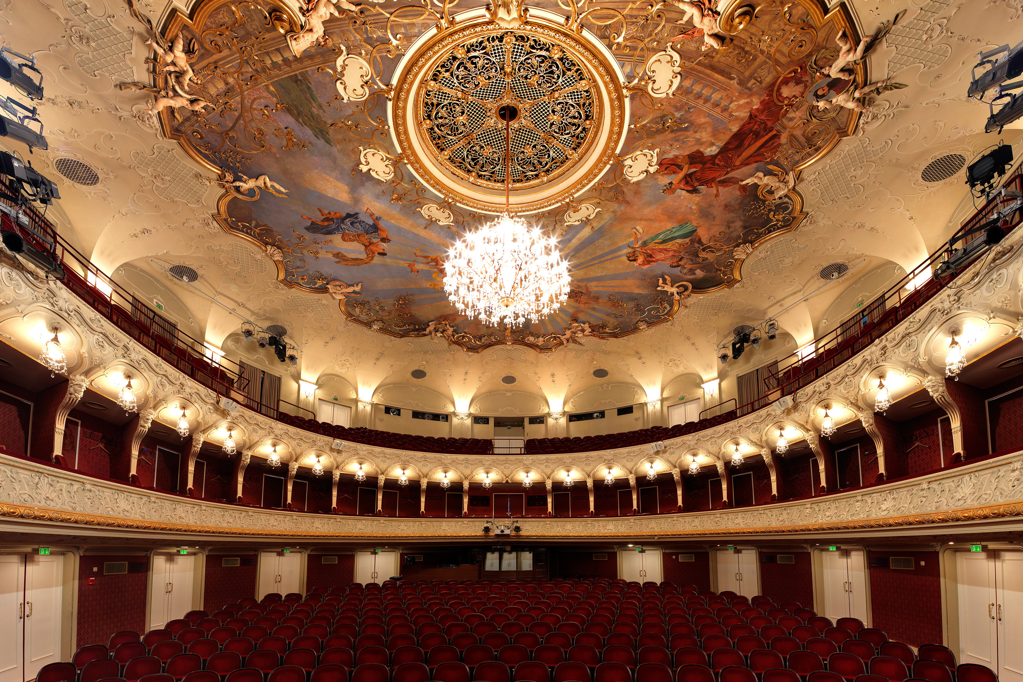 Zuschauerraum des Salzburger Landestheaters